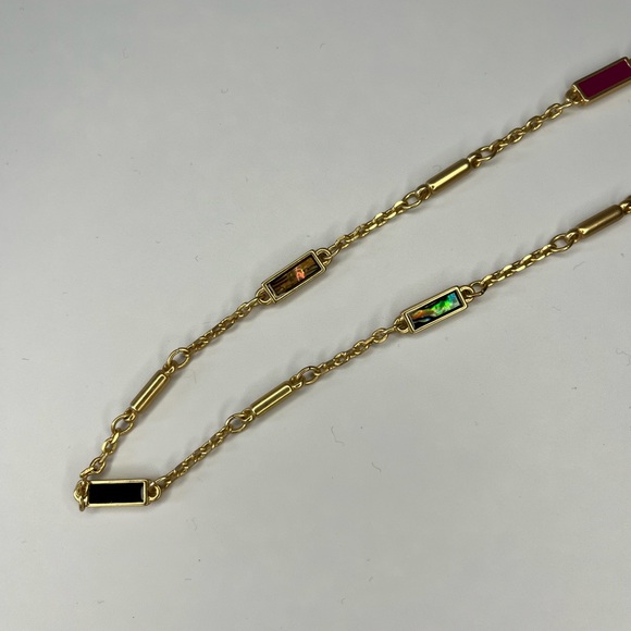Modern 11” gold tone necklace - Picture 4 of 9